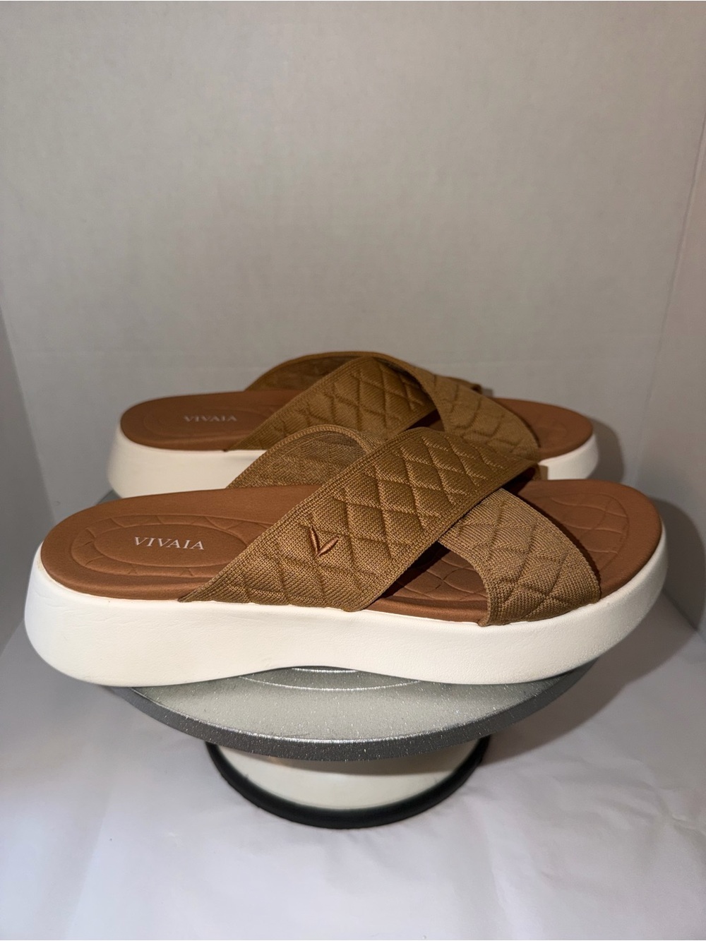 Vivaia Katarina Sport Quilted slide sandals Tan Sz women women’s 10-10.5 41.5